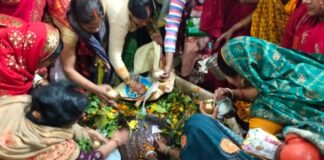 स्वंय भू कॉलेश्वर महादेव मंदिर पर जलाभिषेक और दर्शन पूजन के लिये उमड़ा जनसैलाब