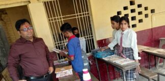 Chandauli news- 8वीं की मान्यता वाले स्कूल चला रहे 12वीं तक कक्षाएं, जिलाधिकारी के निर्देश पर कार्रवाई