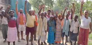 Chandauli news- बिजली मनमानी कटौती को लेकर ग्रामीणों मे आक्रोश, प्रदर्शन कर जताया विरोध
