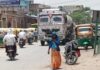 Chandauli news- चिलचिलाती धूप में यात्री प्रतिक्षालय के अभाव में परेशान