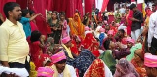 Chandauli news- शहनाइयों की गूंज के बीच 44 बेटियों की विदाई, मुख्यमंत्री सामूहिक विवाह योजना बनी खुशियों का उत्सव