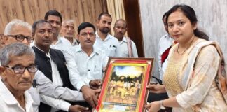 Chandauli news- नवागत एसडीएम का अधिवक्ताओं ने किया भव्य स्वागत, न्याय व्यवस्था को मजबूत बनाने का दिलाया भरोसा