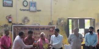 Chandauli news- संस्कार, शिक्षा और संस्कृति का संगम बना महर्षि वेदव्यास पूजनोत्सव, कमलापति पाण्डेय ‘व्यास सम्मान-2026’ से सम्मानित