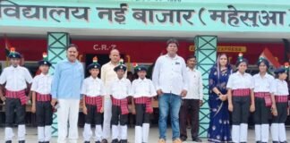 Chandauli news- नईबाजार मे तिरंगा मेला एवं कला प्रदर्शनी में बच्चों ने सजाईं आकर्षक कलाकृतियां, भव्य तिरंगा यात्रा