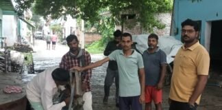 Chandauli news- 23 घंटे से बिजली गुल, खराब हैंडपंप ने बढ़ाई ग्रामीणों की मुश्किलें