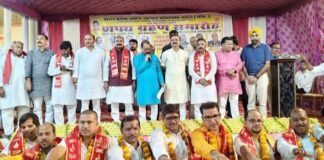Chandauli news- कमालपुर में गूंजा व्यापारियों की एकजुटता का संदेश, नए पदाधिकारियों ने संभाली जिम्मेदारी