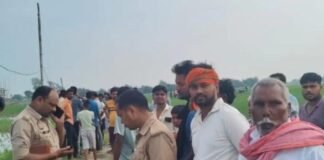 Chandauli news- सरेहुआ खुर्द में बल्ली से लटका मिला युवक का शव, जांच में जुटी पुलिस