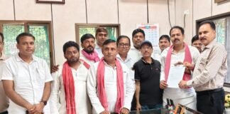 Chandauli news- जलभराव से जूझ रहे कॉलेज को राहत की आस, एमएलसी ने साइकिल स्टैंड का दिया भरोसा