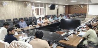 Chandauli news- बाबा कीनाराम धाम में नहीं चलेगी लापरवाही, डीएम ने दिए सख्त निर्देश