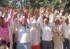 Chandauli news- तीसरी बार भी कोटे के चयन के लिए नहीं पहुंचे अधिकारी, ग्रामीणों का प्रदर्शन