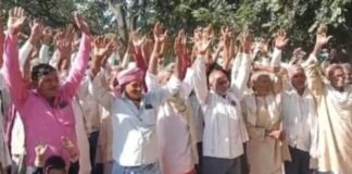 Chandauli news- तीसरी बार भी कोटे के चयन के लिए नहीं पहुंचे अधिकारी, ग्रामीणों का प्रदर्शन