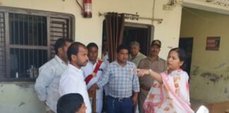 Chandauli news- मतदाता सूची पुनरीक्षण अभियान में सक्रिय हुई प्रशासनिक टीम, एसडीएम ने बूथों का किया निरीक्षण