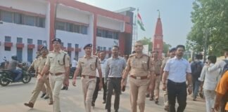 Chandauli news- एयर शो को लेकर रेलवे स्टेशन पर सुरक्षा व्यवस्था की समीक्षा, डीआईजी ने दिए आवश्यक निर्देश