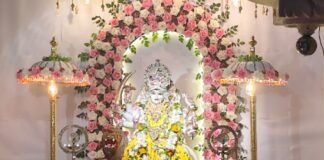 Chandauli news- मां कूष्मांडा की भव्य झांकी के दर्शन कर निहाल हुए श्रद्धालु, जयकारों से गूंजे मंदिर