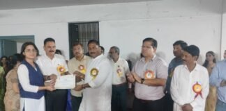 Chandauli news- सेवा संकल्प समारोह में सकलडीहा पीजी कॉलेज के तीन मेधावी विद्यार्थी सम्मानित